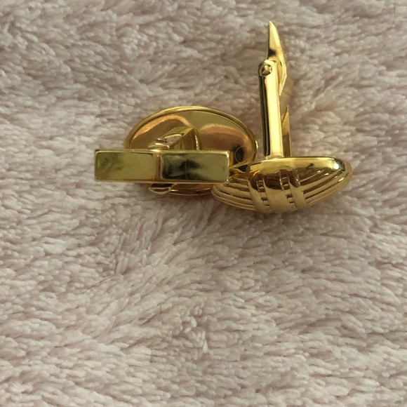 Goldtone Oval Cuff Links - Picture 3 of 3
